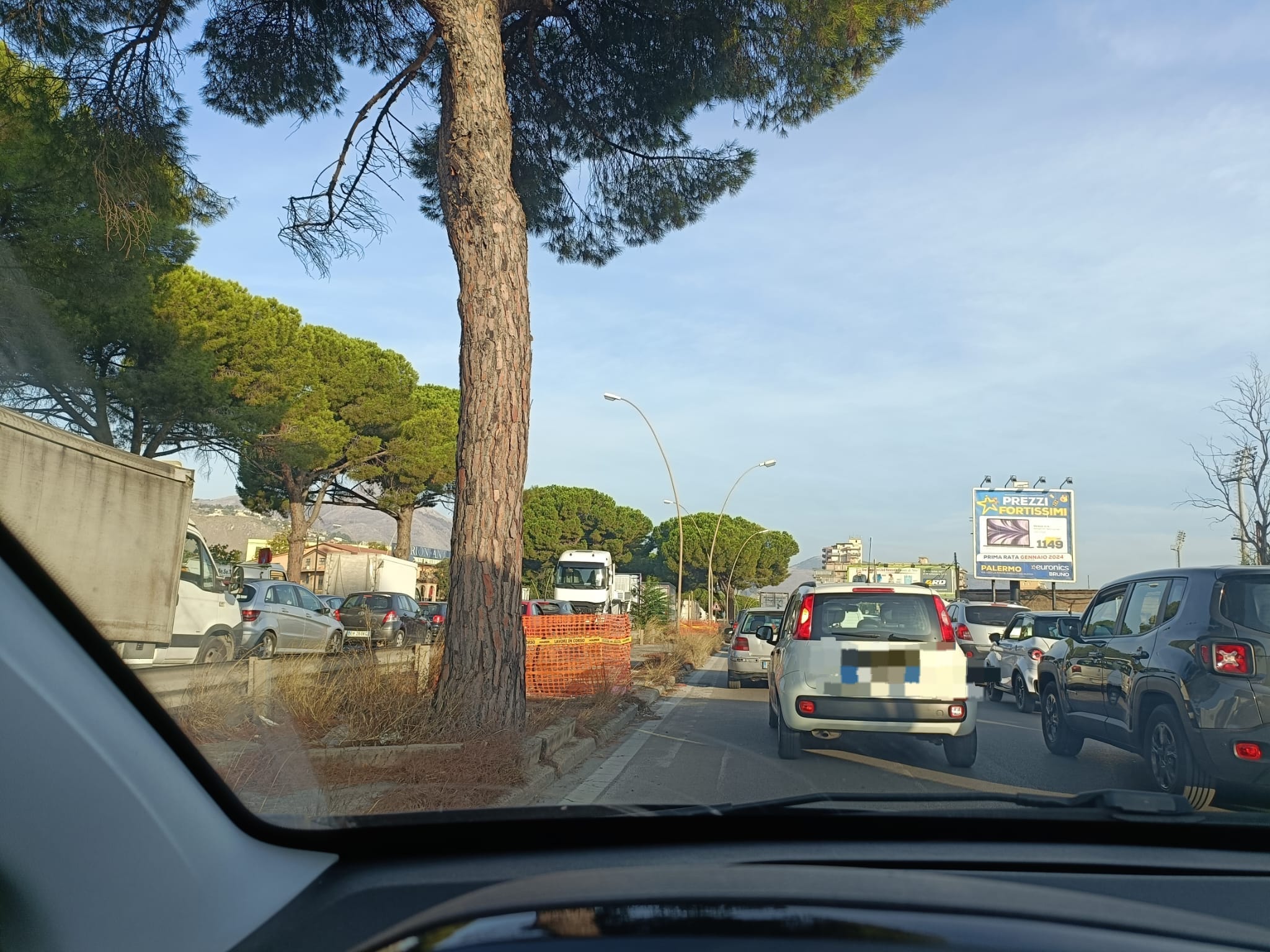 traffico_viale_regione