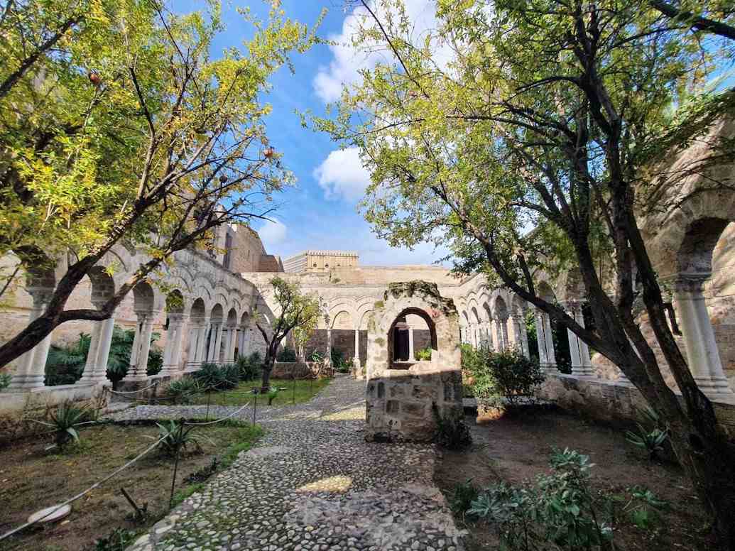 San Giovanni degli Eremiti_chiostro