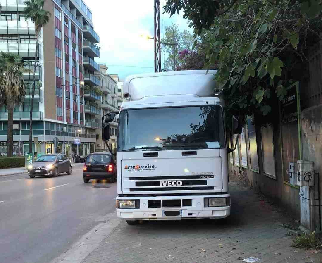 parcheggio camion via duca della verdura-compressed