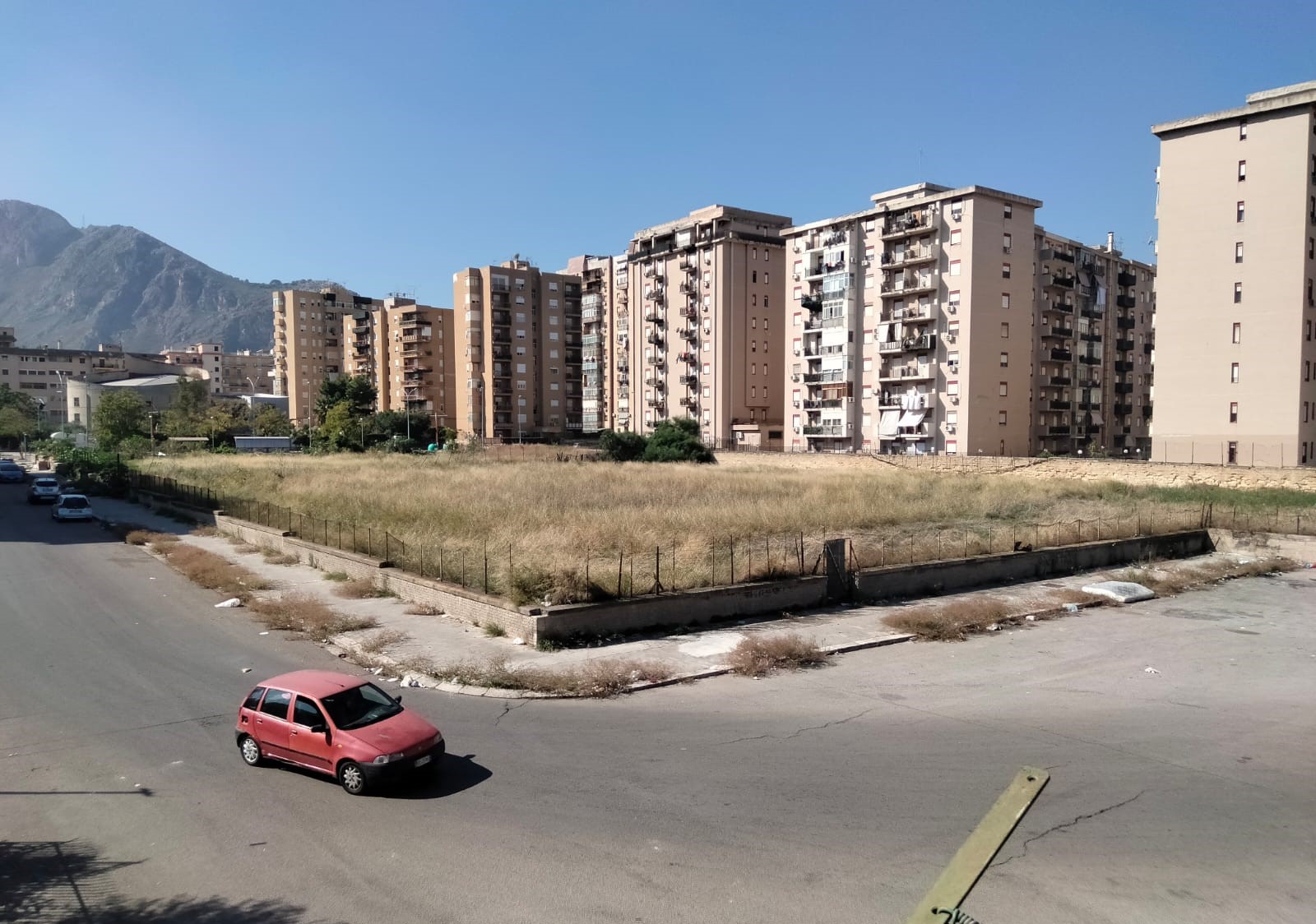 Foto 1_Piazza Achille Grandi-Sperone