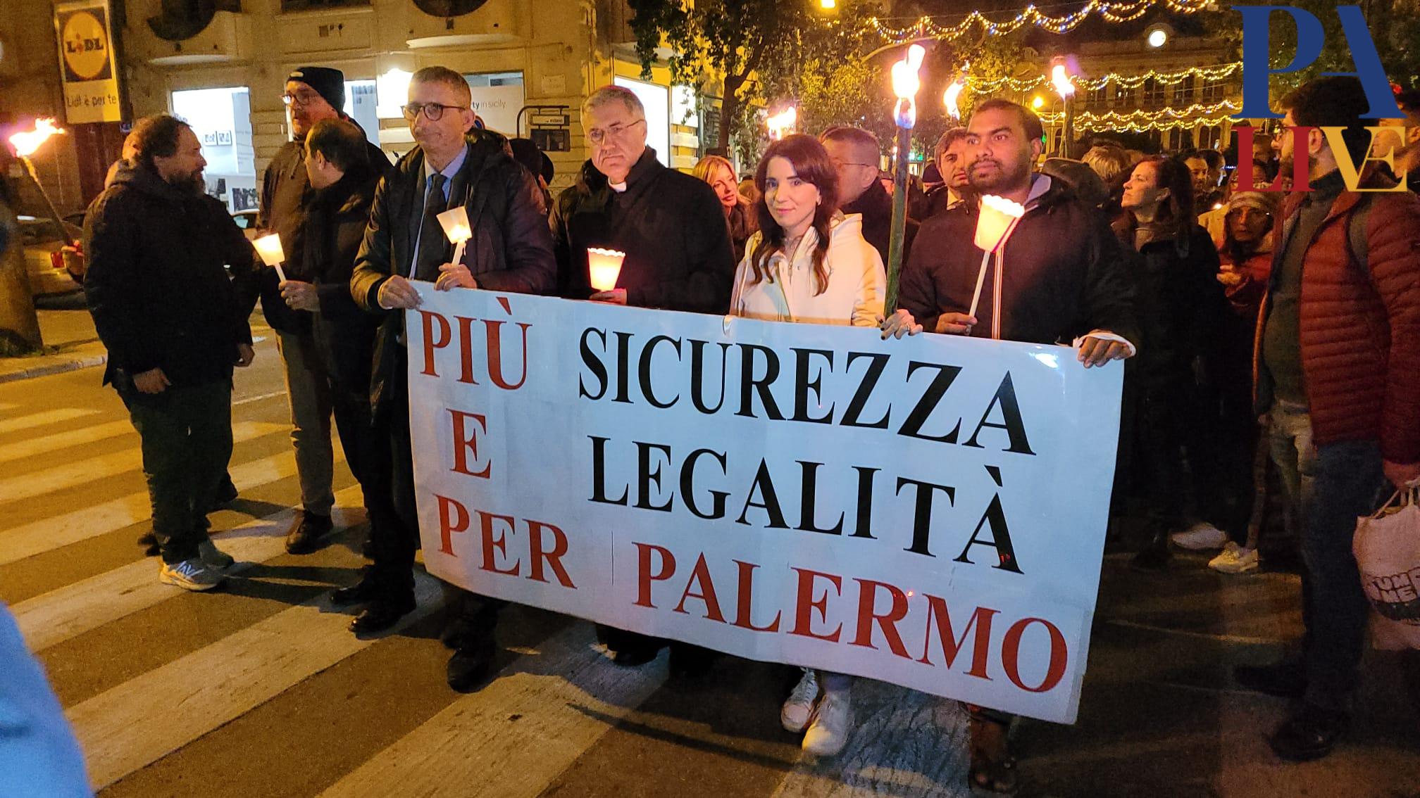Fiaccolata centro palermo commercianti residenti