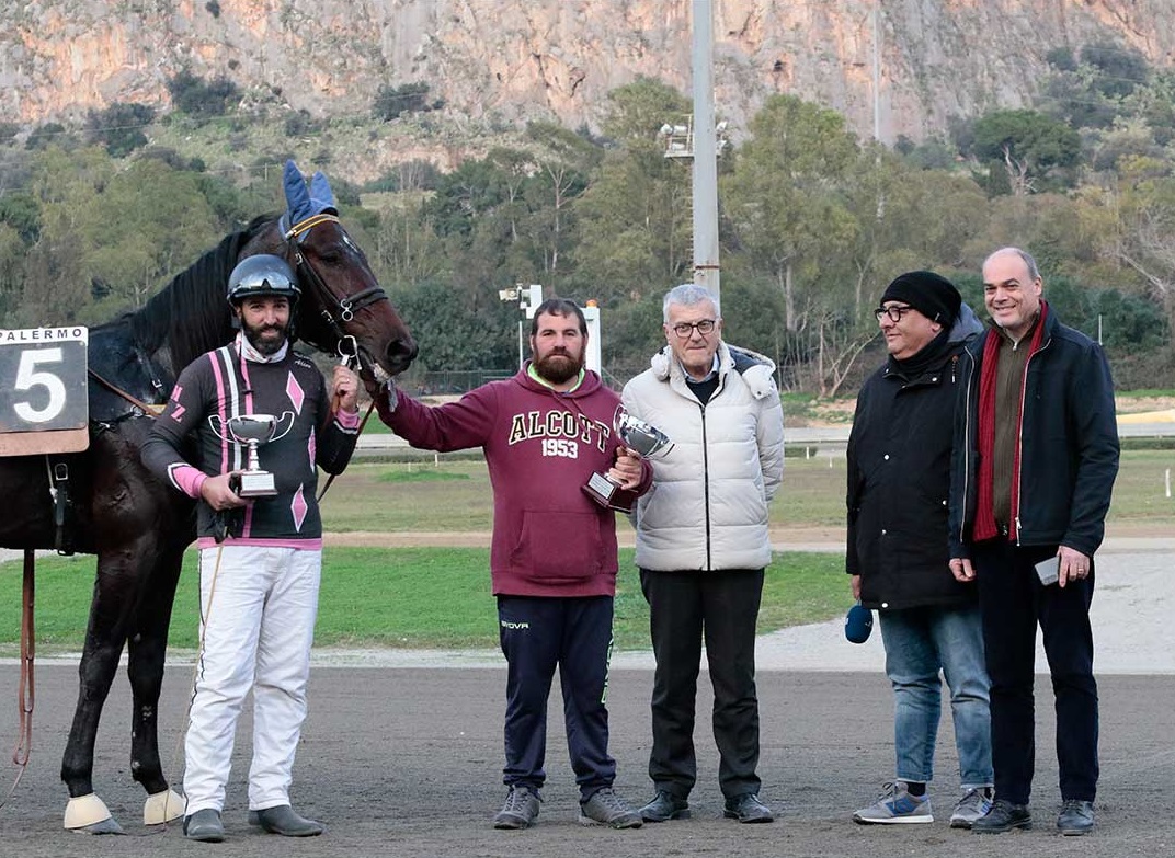 B8E11576-4167-490C-887D-1F5D77E79110