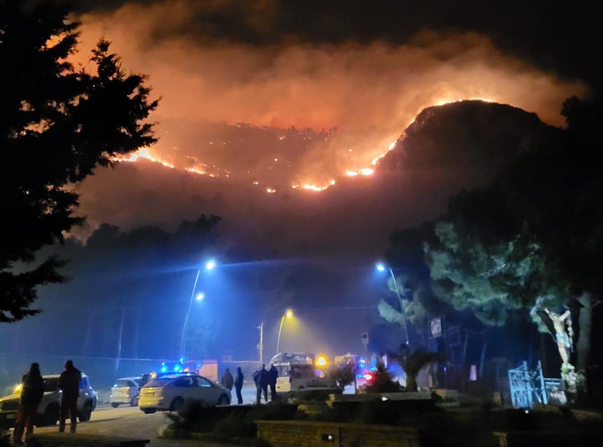 Castellammare del Golfo incendio