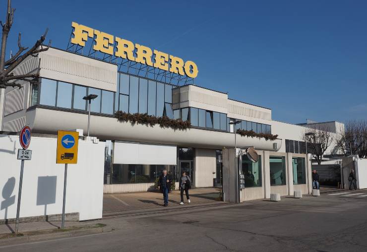La sede storica di Ferrero presente ad Alba - foto Depositphotos - PalermoLive.it