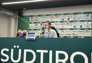 E7BE12D4-0A73-4CE3-8A79-4703152464C3