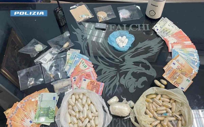 Droga e denaro sequestrati-compressed