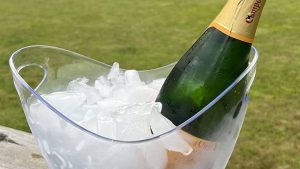 Bottiglia nel ghiaccio - fonte pexels - palermolive.it