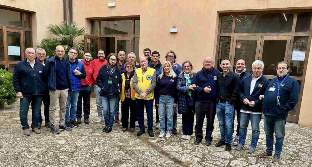 Gli operatori dell'Open day in occasione della tappa a Mezzojuso (1) (1)