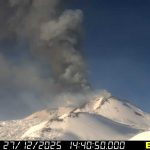 Etna, dopo quasi 28 anni fontane di lava dal cratere di Nord-Est: “Il vecchietto ce l’ha fatta”