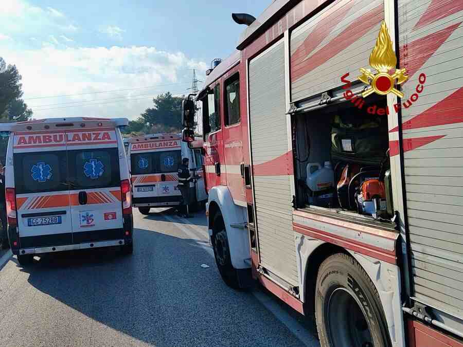 incidente vigili del fuoco ambulanza polizia palermo sciacca (1)