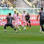 Serie B, il Palermo chiude la regular season con una sconfitta: vince il Venezia 2-0