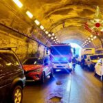 Maxi tamponamento sulla Messina-Palermo, circolazione bloccata: “Coinvolti 80 mezzi”